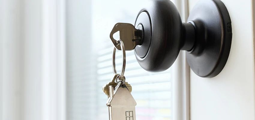 Bifold Door Knob Replacement in Escalon, California