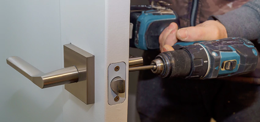 Broken Door Handle Lock Repair in Escalon, California